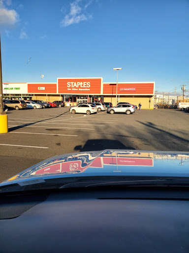 Office Supply Store «Staples», reviews and photos, 135 Bloomfield Ave, Bloomfield, NJ 07003, USA