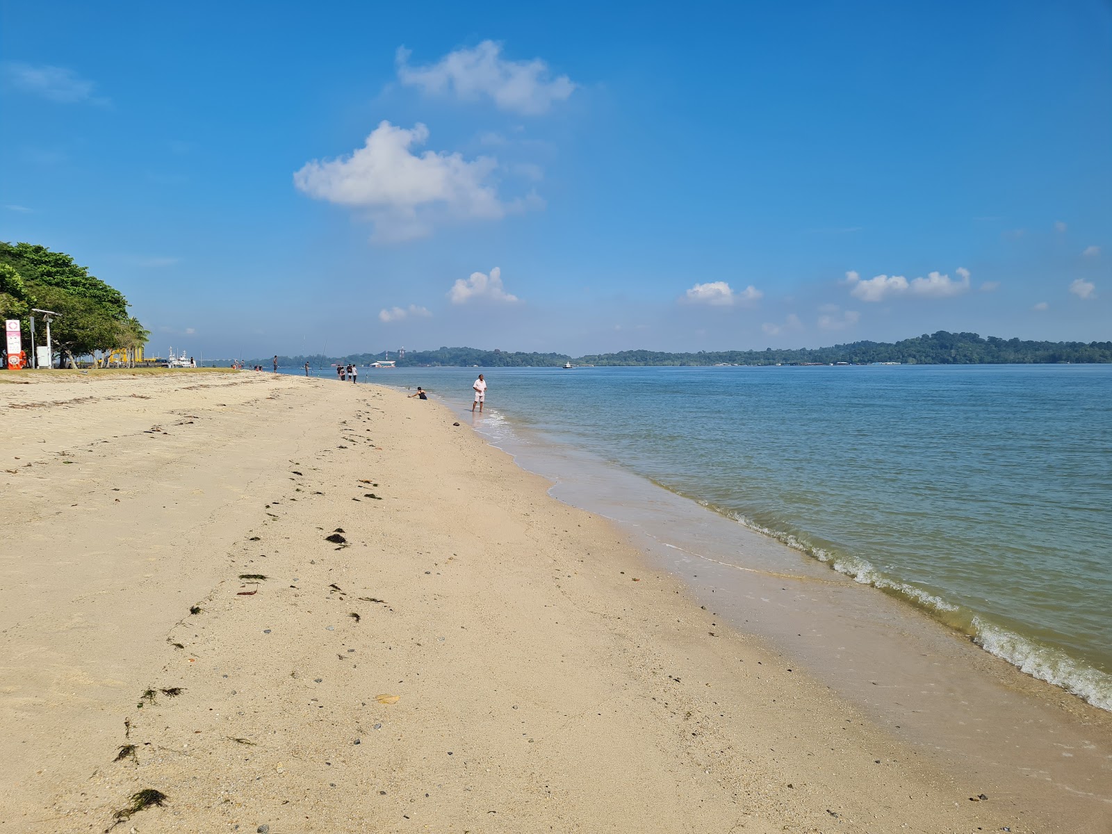 Zdjęcie Changi Beach z powierzchnią jasny piasek