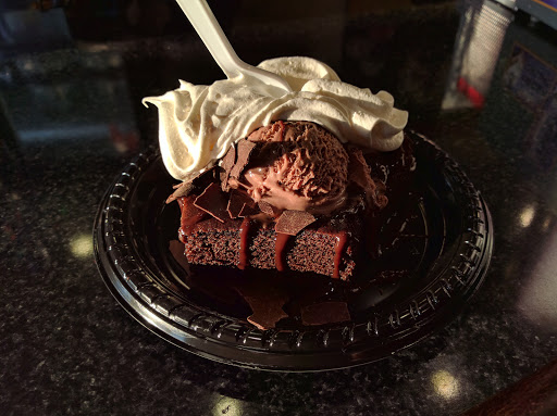 Ice Cream Shop «Cold Stone Creamery», reviews and photos, 35732 Van Dyke, Sterling Heights, MI 48312, USA