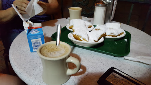 Coffee Shop «Cafe Du Monde», reviews and photos, 1814 North Causeway Approach #1, Mandeville, LA 70448, USA