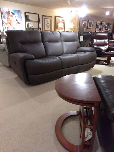 Furniture Store «Newell Hunt Furniture», reviews and photos, 113 W Stewart Ave, Puyallup, WA 98371, USA