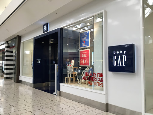 Clothing Store «Gap», reviews and photos, 2133 Stoneridge Mall Rd, Pleasanton, CA 94588, USA