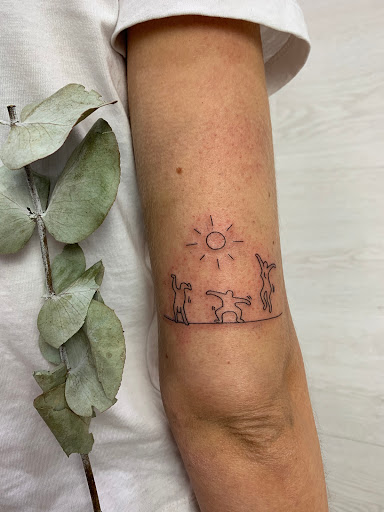 Kiri's Tattoo, tattoo artist