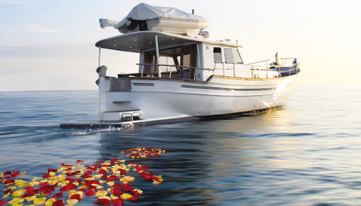 Tirar cenizas al mar / autorizado en Barcelona.