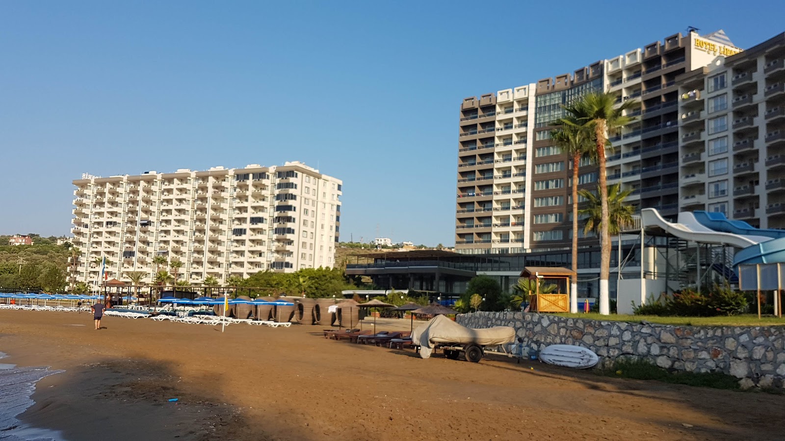 Fotografie cu Kumkuyu beach parțial zona hotelieră