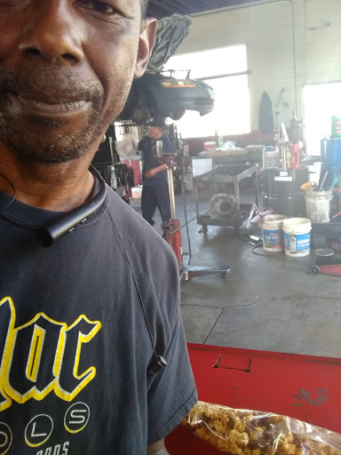 Transmission Shop «AAMCO Transmissions & Total Car Care», reviews and photos, 14708 Arrow Route, Fontana, CA 92335, USA