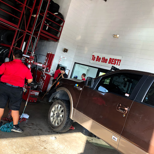 Tire Shop «Discount Tire Store - Bee Cave, TX», reviews and photos, 3922 Ranch Rd 620 S, Bee Cave, TX 78738, USA