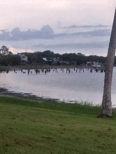 Memorial Park «Veterans Memorial Park», reviews and photos, 250 Shore Dr E, Oldsmar, FL 34677, USA