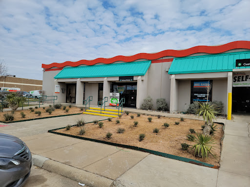 Truck Rental Agency «U-Haul Moving & Storage of Addison», reviews and photos, 2735 E Belt Line Rd, Carrollton, TX 75006, USA