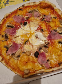 Plats et boissons du Pizzas à emporter Enzo pizzas à Saint-Cyprien - n°4