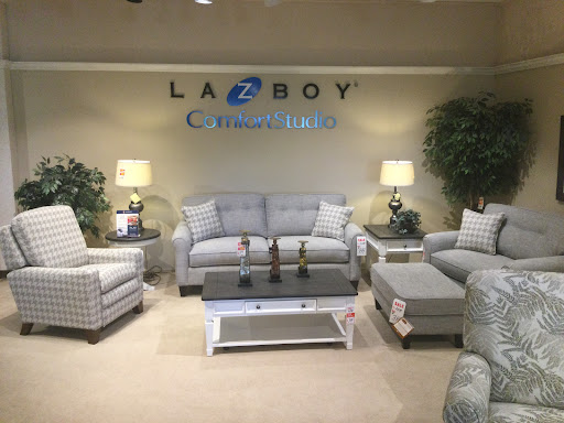 Mattress Store «Nicholls Furniture Showcase», reviews and photos, 985 S Prospect St, Marion, OH 43302, USA