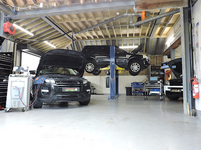 Cedar Garage Jaguar, Land Rover, Ford, Vauxhall, Peugeot, Citroen & Renault Specialists