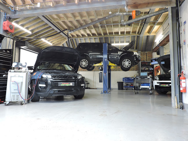 Cedar Garage Ltd Jaguar, Land Rover, Ford, Vauxhall, Peugeot, Citroen & Renault Specialists - Worthing