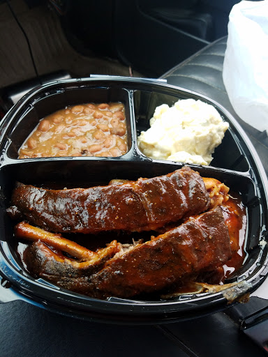 Barbecue Restaurant «Warthog Barbeque Pit», reviews and photos, 4921 20th St E, Fife, WA 98424, USA