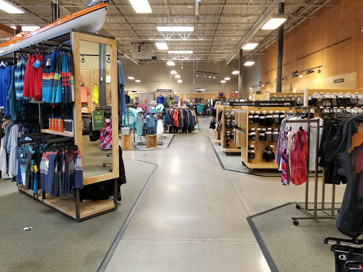 Camping Store «REI», reviews and photos, 11581 Fountains Dr, Maple Grove, MN 55369, USA
