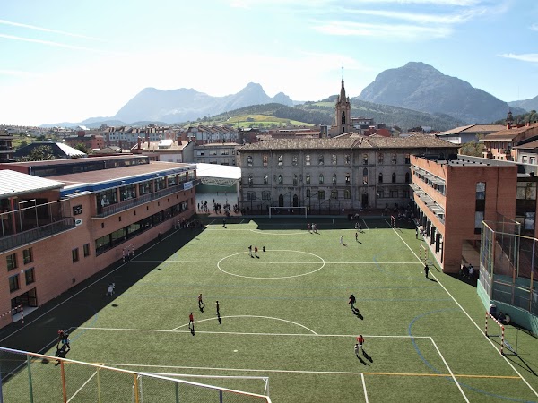 Colegio San José Jesuitak. Centro de enseñanza concertado.