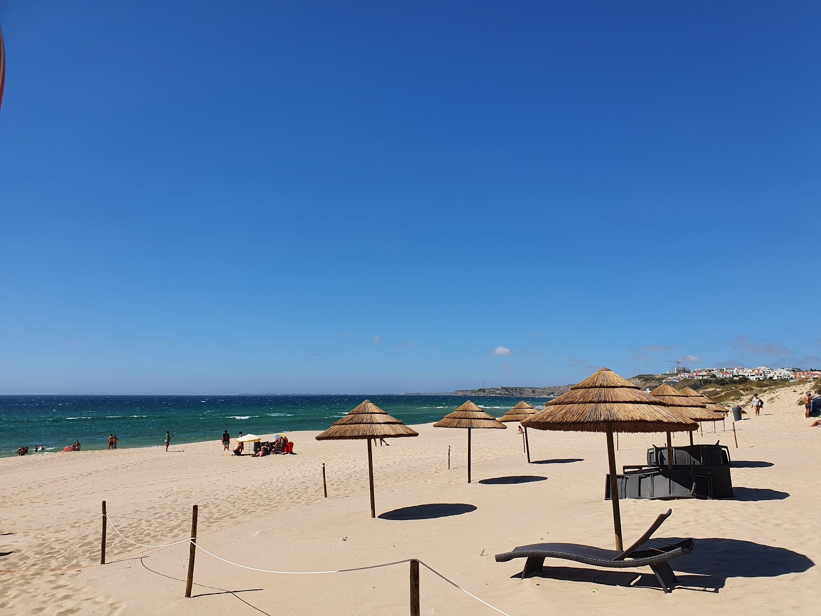 Foto von Praia do Areal Sul mit lange, gerade küste