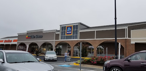 ALDI, 13920 Lee Jackson Memorial Hwy, Chantilly, VA 20151, USA, 