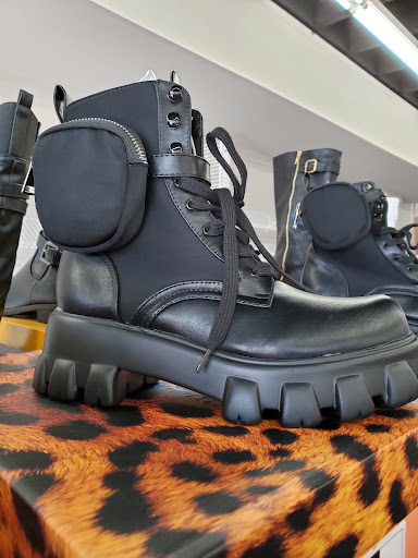 Shoe Store «SHOE! TIME 87», reviews and photos, 8533 S Cottage Grove Ave, Chicago, IL 60619, USA