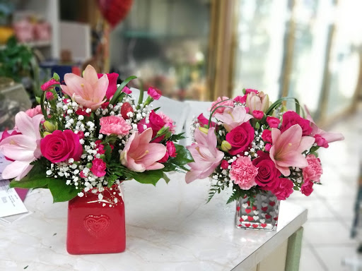 Florist «AAA Florist», reviews and photos, 1277 W 6th St, Corona, CA 92882, USA