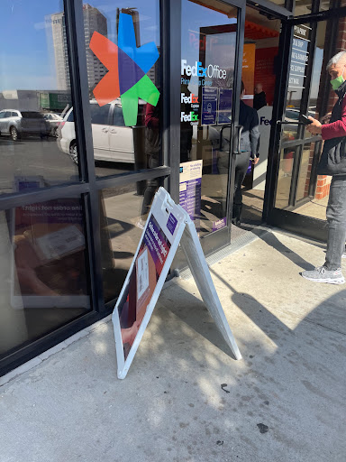 Print Shop «FedEx Office Print & Ship Center», reviews and photos, 3208 W Gate City Blvd e, Greensboro, NC 27407, USA