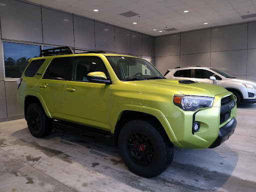 Toyota Dealer «Hendrick Toyota of Wilmington», reviews and photos, 5640 Market St, Wilmington, NC 28405, USA