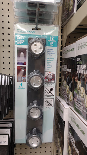 Hardware Store «Harbor Freight Tools», reviews and photos, 34900 Groesbeck Hwy, Charter Twp of Clinton, MI 48035, USA