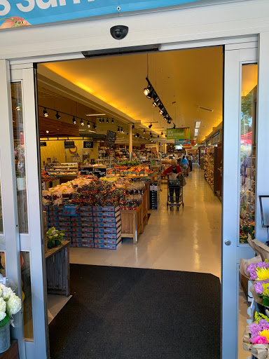 Gourmet Grocery Store «Metropolitan Market Magnolia», reviews and photos, 3830 34th Ave W, Seattle, WA 98199, USA