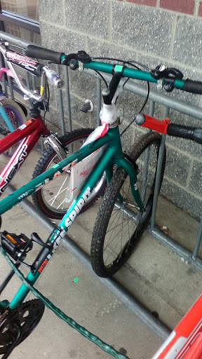 Thrift Store «Goodwill Retail Store & Donation Center», reviews and photos, 619 S Frederick Ave, Gaithersburg, MD 20877, USA