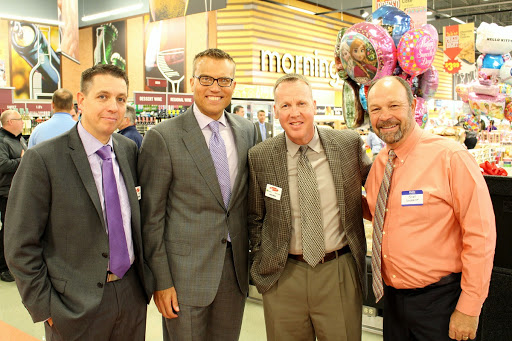 Grocery Store «Strack & Van Til Food Market And Cafe And Deli», reviews and photos, 7760 E 37th Ave, Hobart, IN 46342, USA