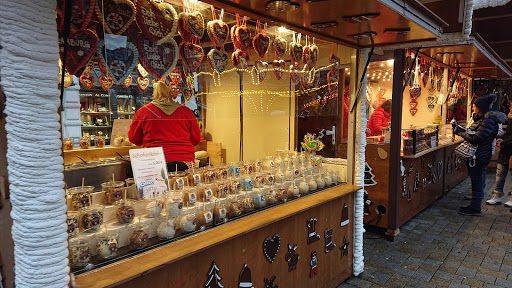 Shops where to buy souvenirs in Hamburg