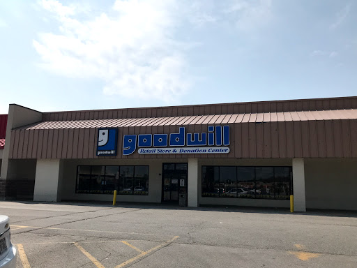Thrift Store «Goodwill Retail Store of Alton», reviews and photos, 1719 Homer Adams Pkwy, Alton, IL 62002, USA