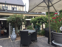 Atmosphère du Restaurant L'Amandier à Bourg-Achard - n°6
