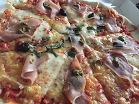 Plats et boissons du Pizzas à emporter La Pizz' des Granettes à Aix-en-Provence - n°3