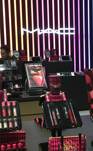 Cosmetics Store «MAC Cosmetics», reviews and photos, 1530 Buena Vista Dr #1b, Lake Buena Vista, FL 32830, USA