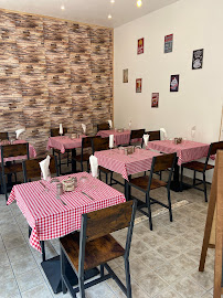 Atmosphère du Restaurant familial Le petit bouchon à Sedan - n°1