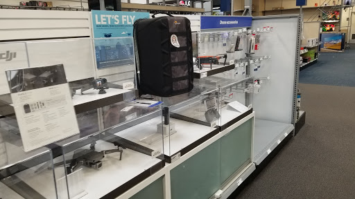 Electronics Store «Best Buy», reviews and photos, 2055 N Tomahawk Island Dr, Portland, OR 97217, USA
