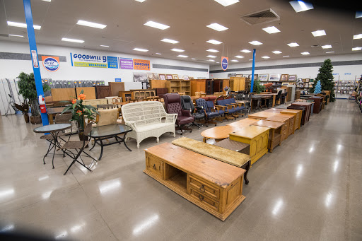 Thrift Store «Kyrene & Warner Goodwill Retail Store & Donation Center», reviews and photos, 575 W Warner Rd, Tempe, AZ 85284, USA