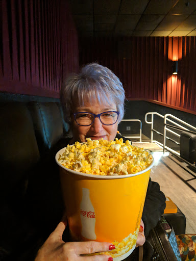 Movie Theater «Regal Cinemas Quaker Crossing 18», reviews and photos, 3450 Amelia Drive, Orchard Park, NY 14127, USA