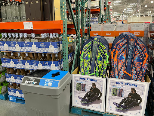 Warehouse store «Costco Wholesale», reviews and photos, 1300 Edwards Ferry Rd NE, Leesburg, VA 20176, USA