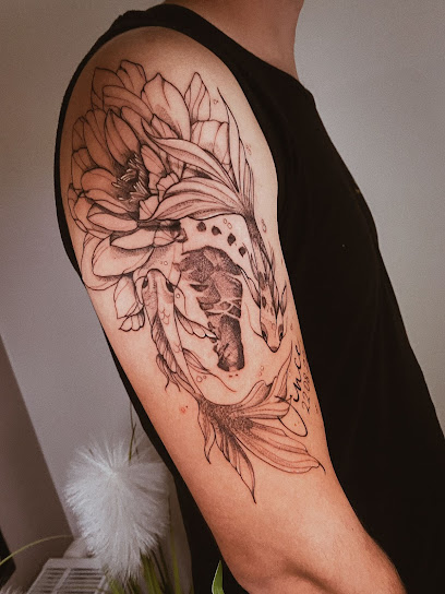 Lye Noir - Fine Line Tattoo Artist