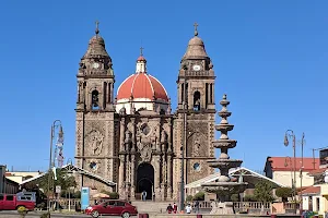 Parroquia de Santiago Apóstol Tianguistenco image