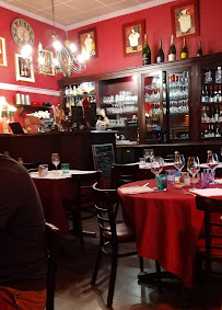 Atmosphère du Restaurant français Le Petit Carron à Lyon - n°8