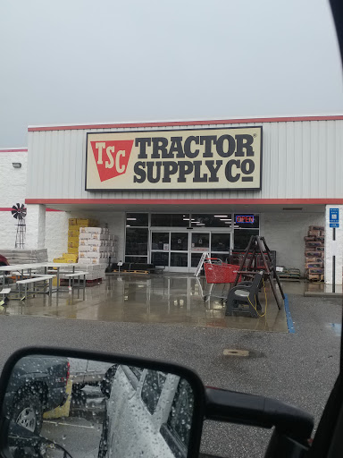 Home Improvement Store «Tractor Supply Co.», reviews and photos, 5940 New Jesup Hwy, Brunswick, GA 31523, USA