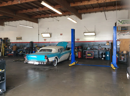 Truck Repair Shop «Guaranteed Auto Service & Brake Repair», reviews and photos, 23673 Connecticut St, Hayward, CA 94545, USA