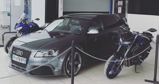 Photo 2 - L.R AUTOMOBILES