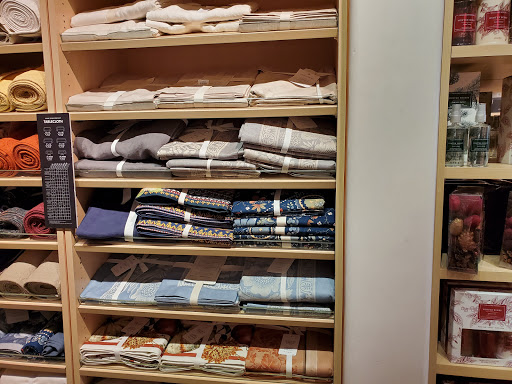 Kitchen Supply Store «Williams-Sonoma», reviews and photos, 13499 S Cleveland Ave #157, Fort Myers, FL 33907, USA