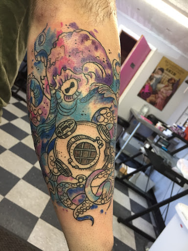 Tattoo Shop «Pink Raven Tattoos», reviews and photos, 219 Broadway #4, Saratoga Springs, NY 12866, USA