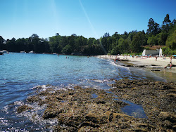 Photo de Playa de Limodre avec baie spacieuse