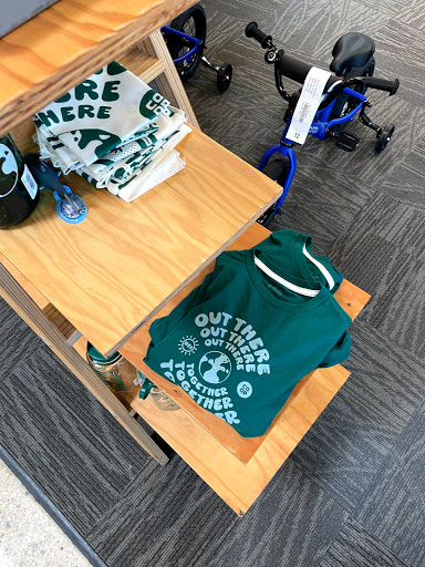 Camping Store «REI», reviews and photos, 144 Glen Cove Rd, Carle Place, NY 11514, USA